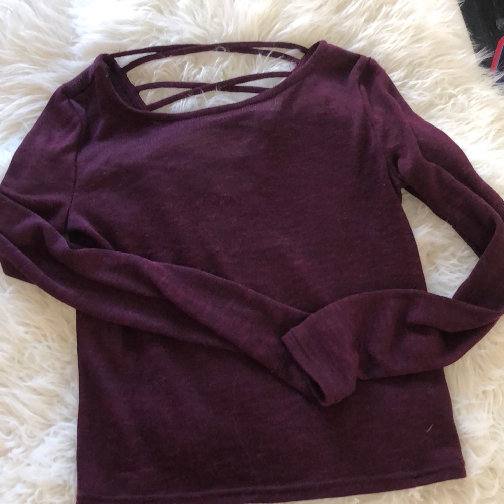 Divided thin sweater